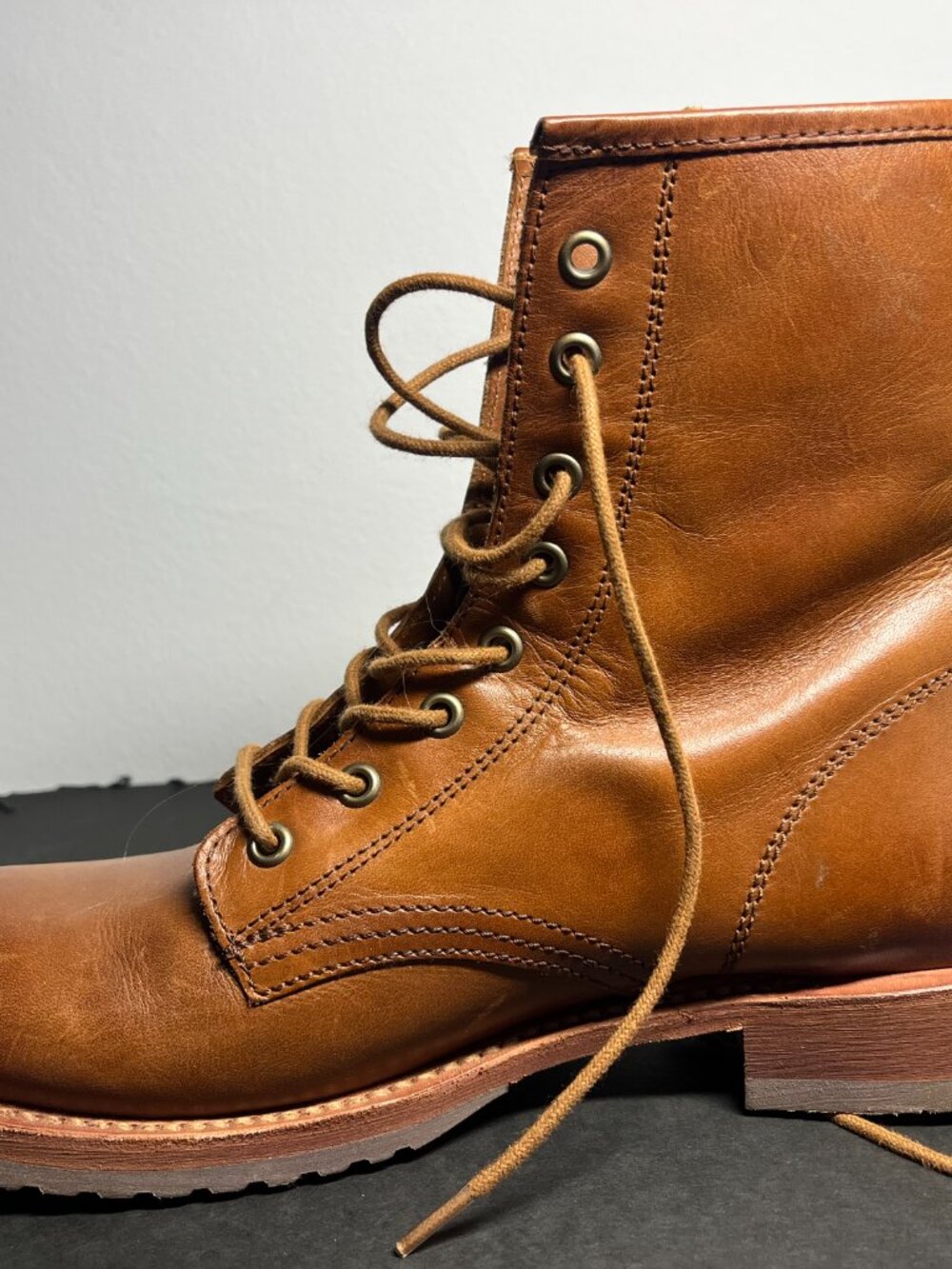 Frye Women's Veronica Combat Caramel Boot - SIZE 10B - Picture 4 of 5